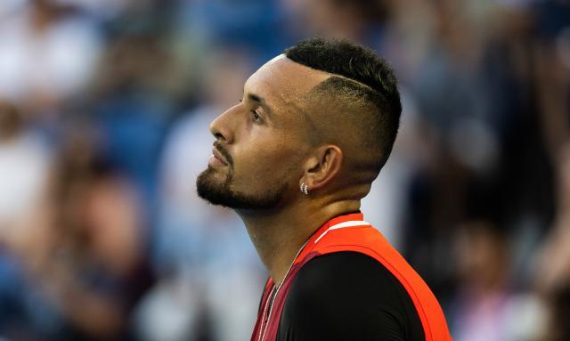 摔球拍飙脏话！“坏小子”克耶高斯又和裁判杠上了